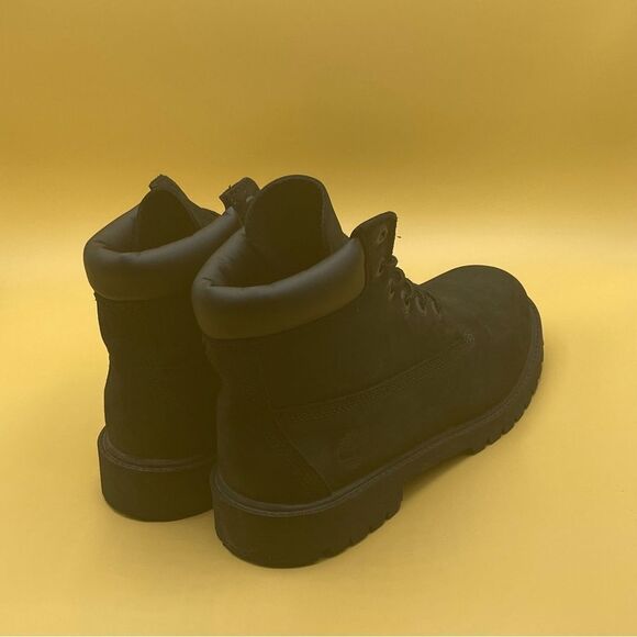 Timberland Black Boots with Ankle Support and Lace-Up Design - Picture 3 of 4